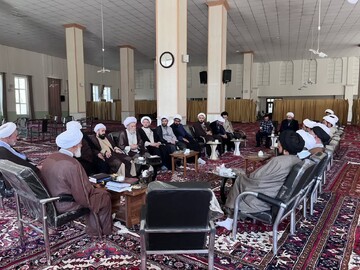 دشمن با شبهه‌ افکنی سعی در وارونه‌ نمایی حقایق دارد