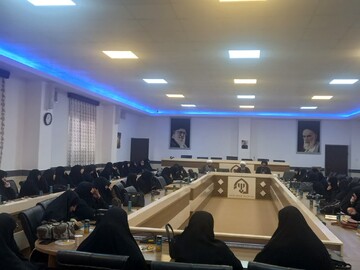 اساتید و کادر مدارس علمیه خواهران‌ رفسنجان با امام جمعه این شهر دیدار کردند + تصاویر