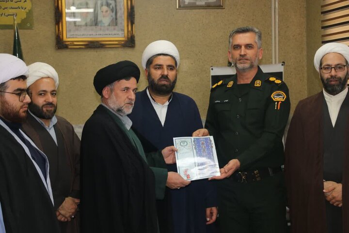 تصاویر/حضور روحانیون کامیاران در فرماندهی نیروی انتظامی