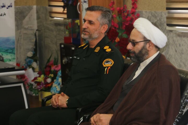 تصاویر/حضور روحانیون کامیاران در فرماندهی نیروی انتظامی