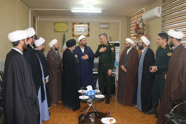 تصاویر/حضور روحانیون کامیاران در فرماندهی نیروی انتظامی