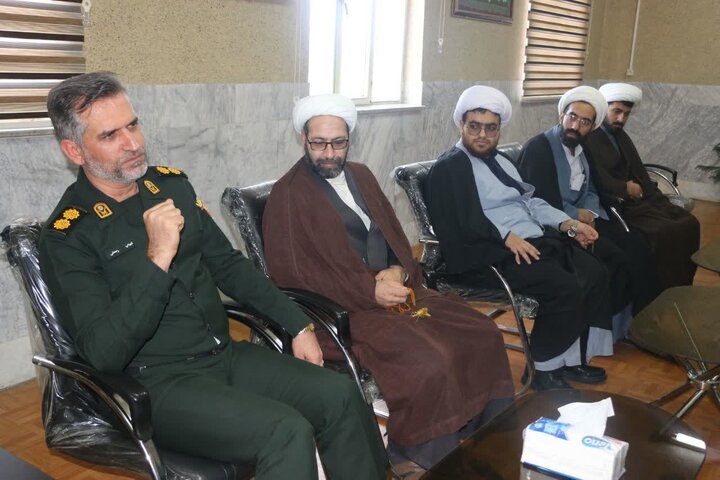 تصاویر/حضور روحانیون کامیاران در فرماندهی نیروی انتظامی