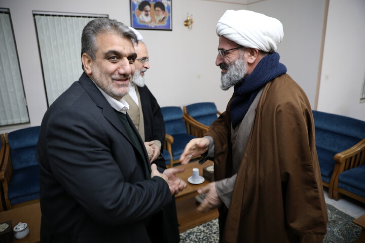 تصاویر/استقبال و دیدار آیت الله اعرافی در استان سمنان با امام جمعه و استاندار