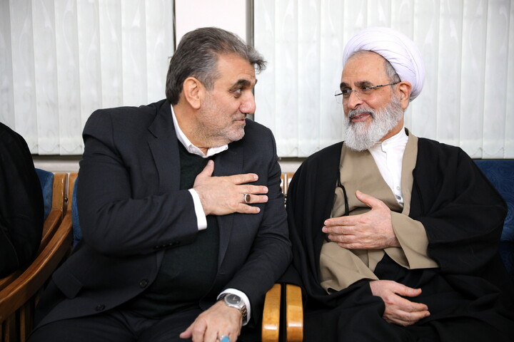 تصاویر/استقبال و دیدار آیت الله اعرافی در استان سمنان با امام جمعه و استاندار