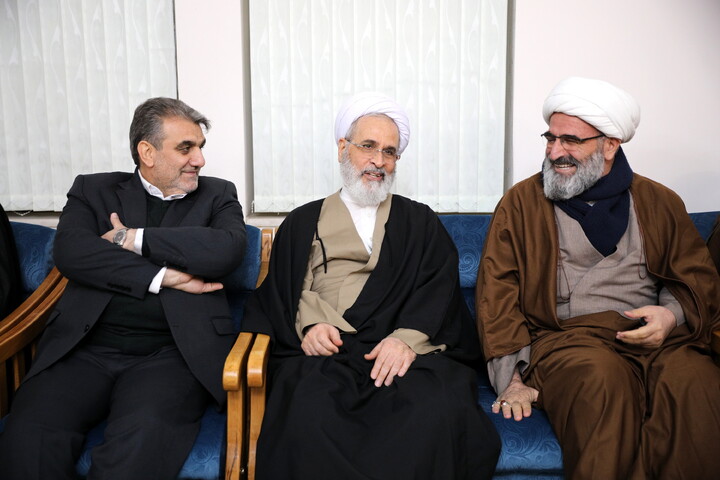 تصاویر/استقبال و دیدار آیت الله اعرافی در استان سمنان با امام جمعه و استاندار