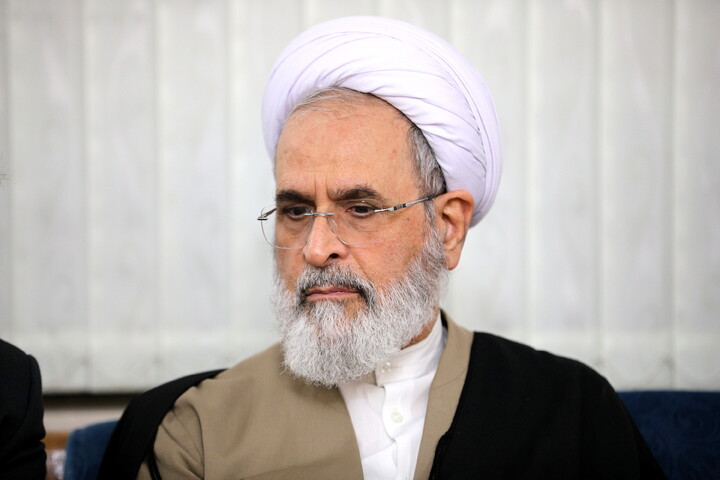 تصاویر/استقبال و دیدار آیت الله اعرافی در استان سمنان با امام جمعه و استاندار