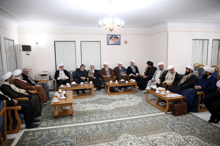 تصاویر/استقبال و دیدار آیت الله اعرافی در استان سمنان با امام جمعه و استاندار