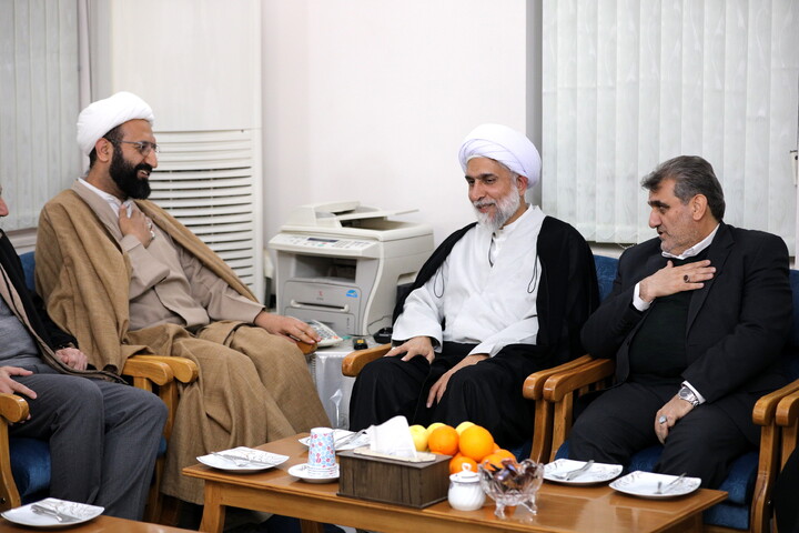 تصاویر/استقبال و دیدار آیت الله اعرافی در استان سمنان با امام جمعه و استاندار