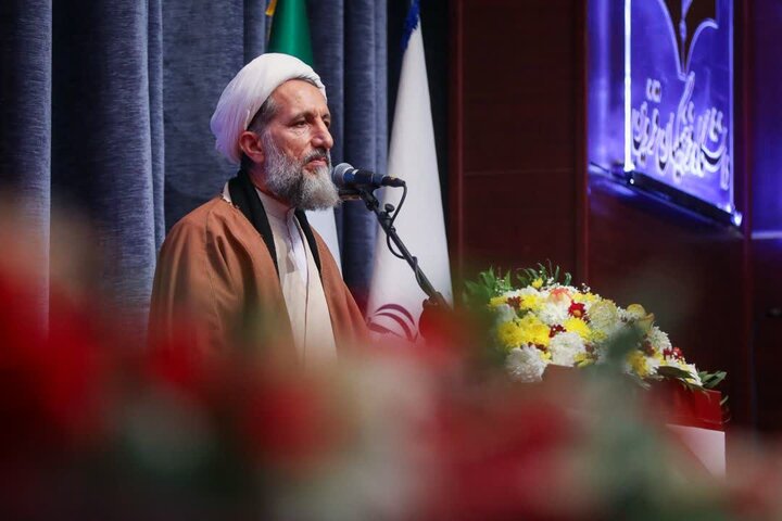 تصاویر / اختتامیه هشتمین دوسالانه ملی خوشنویسی ایران با حضور وزیر فرهنگ وارشاد اسلامی وامام جمعه قزوین