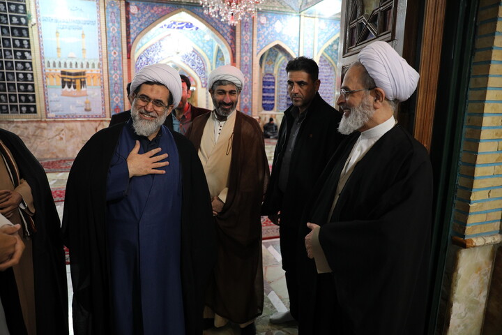 تصاویر/ادای احترام به مقام شامخ شهدا و آستان مقدس یحیی بن موسی الکاظم (ع) سمنان