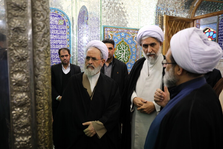 تصاویر/ادای احترام به مقام شامخ شهدا و آستان مقدس یحیی بن موسی الکاظم (ع) سمنان