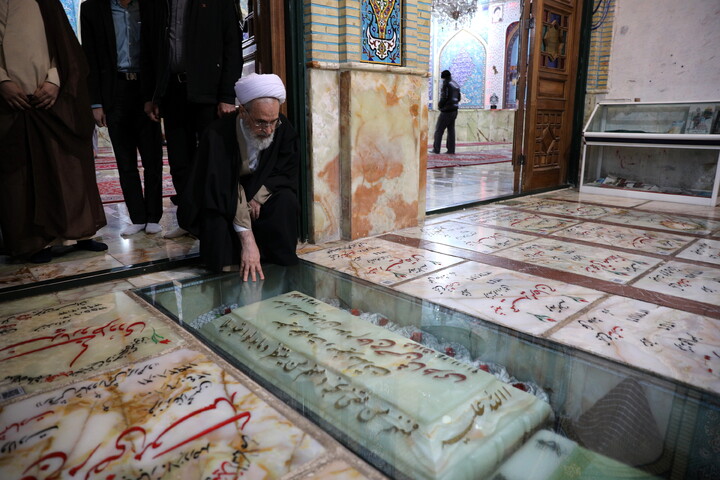 تصاویر/ادای احترام به مقام شامخ شهدا و آستان مقدس یحیی بن موسی الکاظم (ع) سمنان