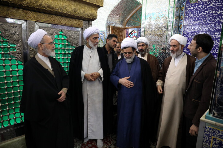 تصاویر/ادای احترام به مقام شامخ شهدا و آستان مقدس یحیی بن موسی الکاظم (ع) سمنان