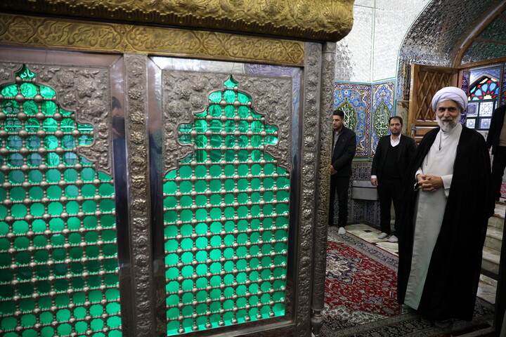 تصاویر/ادای احترام به مقام شامخ شهدا و آستان مقدس یحیی بن موسی الکاظم (ع) سمنان