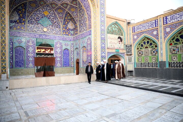 تصاویر/ادای احترام به مقام شامخ شهدا و آستان مقدس یحیی بن موسی الکاظم (ع) سمنان