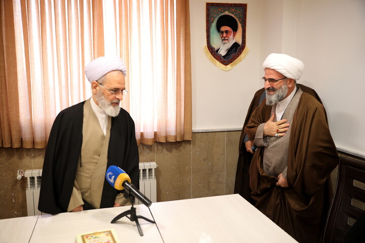 تصاویر/دیدار با کارکنان مدیریت حوزه علمیه خواهران استان سمنان