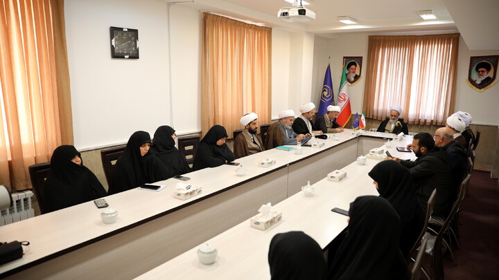 تصاویر/دیدار با کارکنان مدیریت حوزه علمیه خواهران استان سمنان