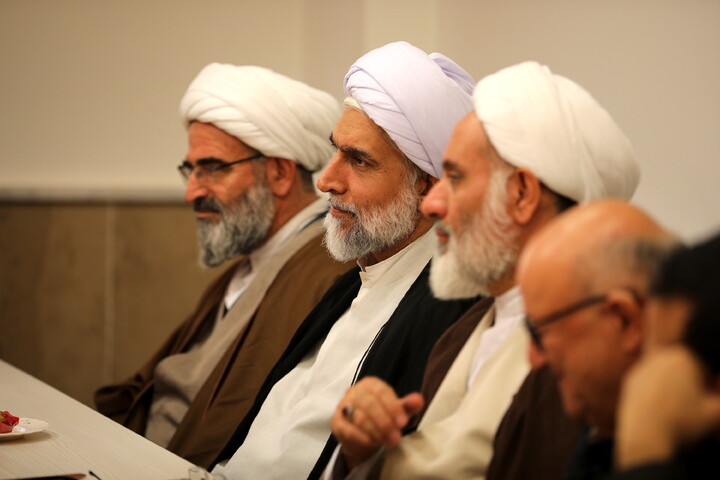 تصاویر/دیدار با کارکنان مدیریت حوزه علمیه خواهران استان سمنان