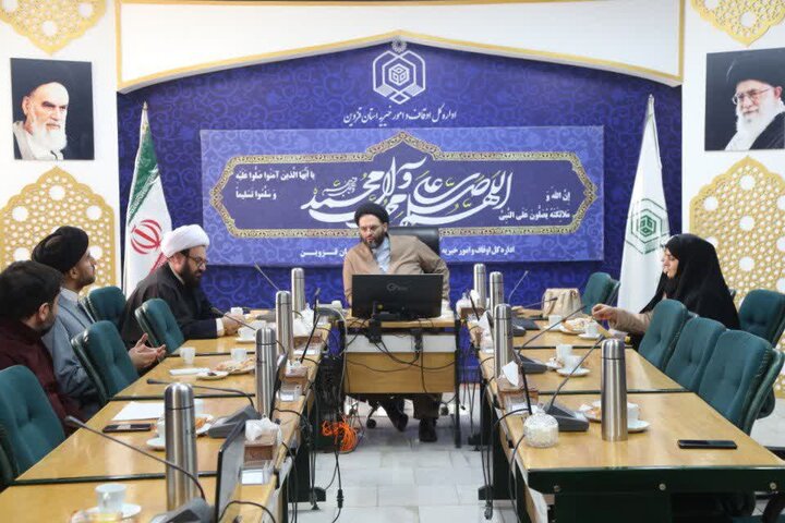 تصاویر / تجلیل مدیر کل اوقاف استان قزوین ا ز حافظ و قاری برتر