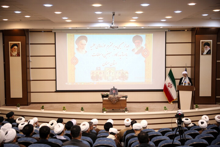 تصاویر/دیدار با اساتید و کادر مدارس علمیه و مبلغین و مبلغات و عمامه گذاری