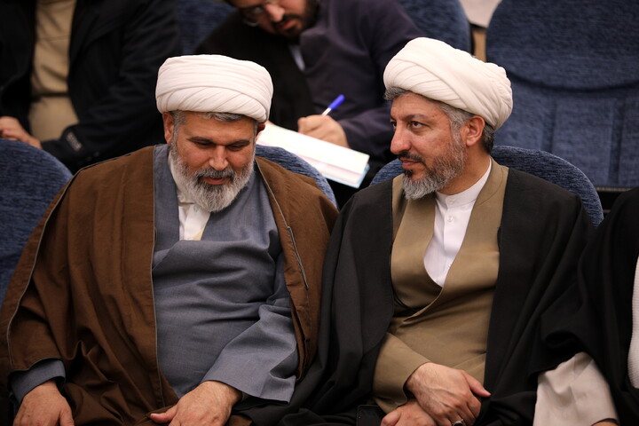 تصاویر/دیدار با اساتید و کادر مدارس علمیه و مبلغین و مبلغات و عمامه گذاری