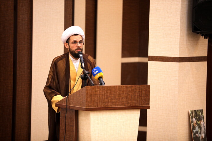 تصاویر/دیدار با اساتید و کادر مدارس علمیه و مبلغین و مبلغات و عمامه گذاری