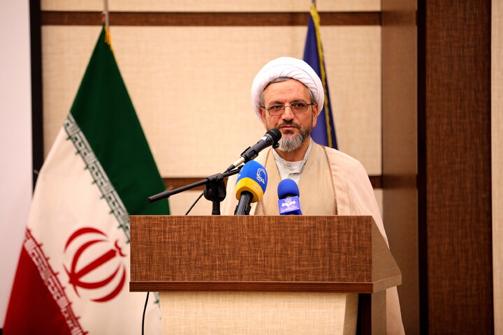 تصاویر/دیدار با اساتید و کادر مدارس علمیه و مبلغین و مبلغات و عمامه گذاری