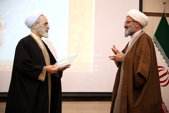 تصاویر/دیدار با اساتید و کادر مدارس علمیه و مبلغین و مبلغات و عمامه گذاری