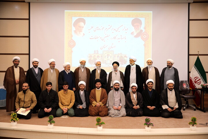 تصاویر/دیدار با اساتید و کادر مدارس علمیه و مبلغین و مبلغات و عمامه گذاری