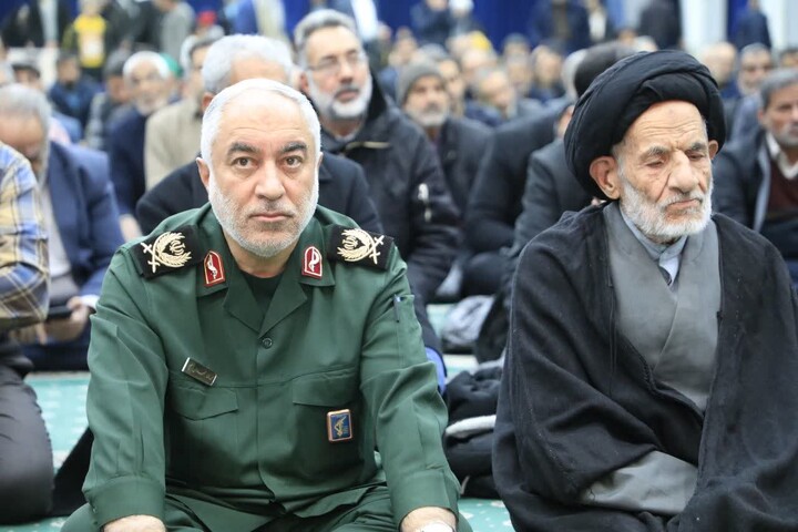 تصاویر| ویژه برنامه گرامیداشت هفته مقاومـت در بیرجند