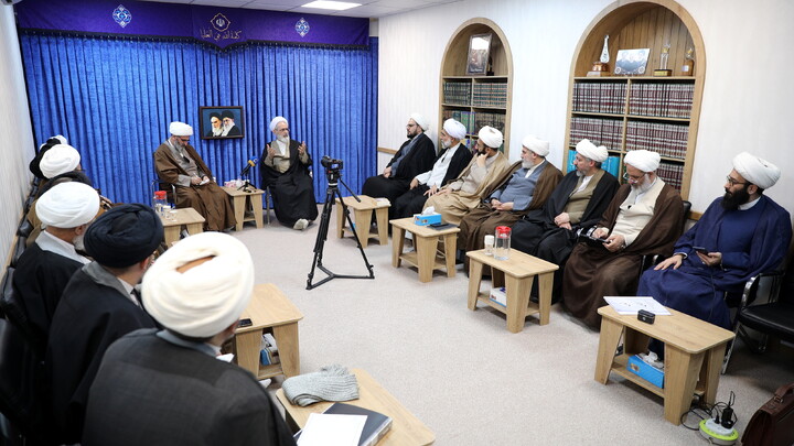 تصاویر/جلسه شورای حوزه علمیه استان سمنان با حضور آیت الله اعرافی