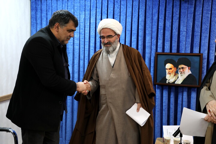 تصاویر/جلسه جمع بندی سفرآیت الله اعرافی به استان سمنان