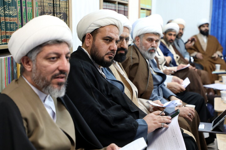 تصاویر/جلسه جمع بندی سفرآیت الله اعرافی به استان سمنان