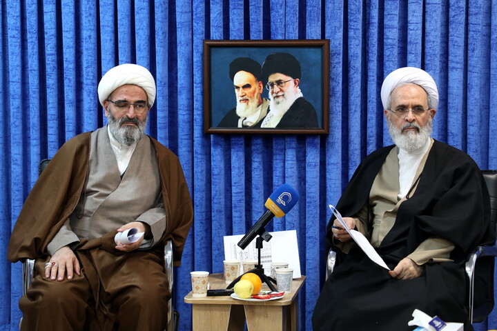 تصاویر/جلسه جمع بندی سفرآیت الله اعرافی به استان سمنان