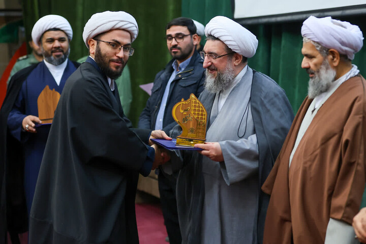 تصاویر |جشنواره برترین های طرح صالحین در تبریز