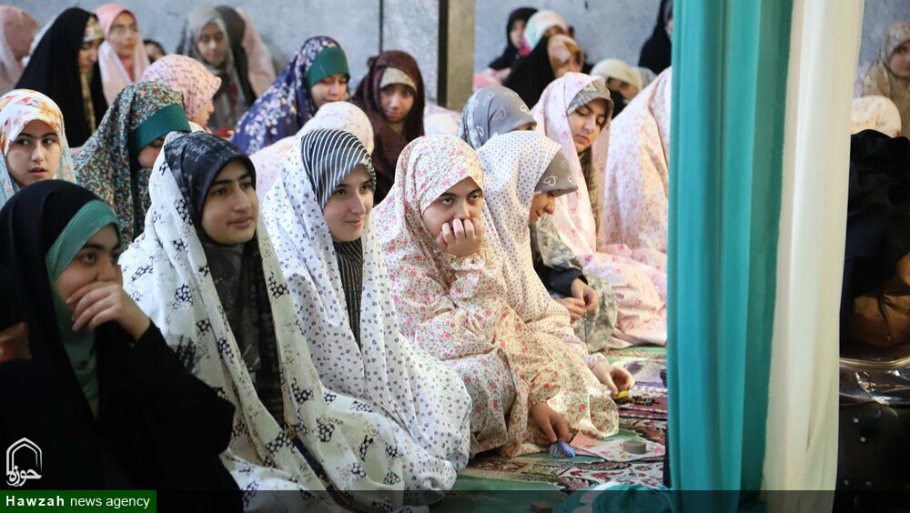 مبلّغ باید با هدایت غیرمستقیم، شبهات فکری و سیاسی جوانان را پاسخ دهد