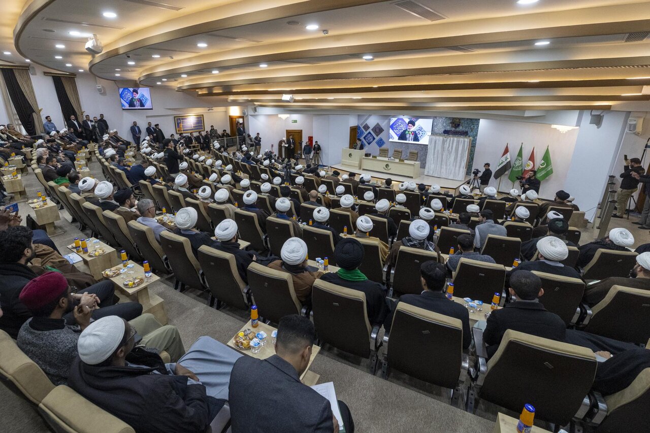 Презентация двух крупных энциклопедий и предупреждение об уничтожении рукописей на международной конференции «Сейед Муджахид» в Наджафе и Кербеле