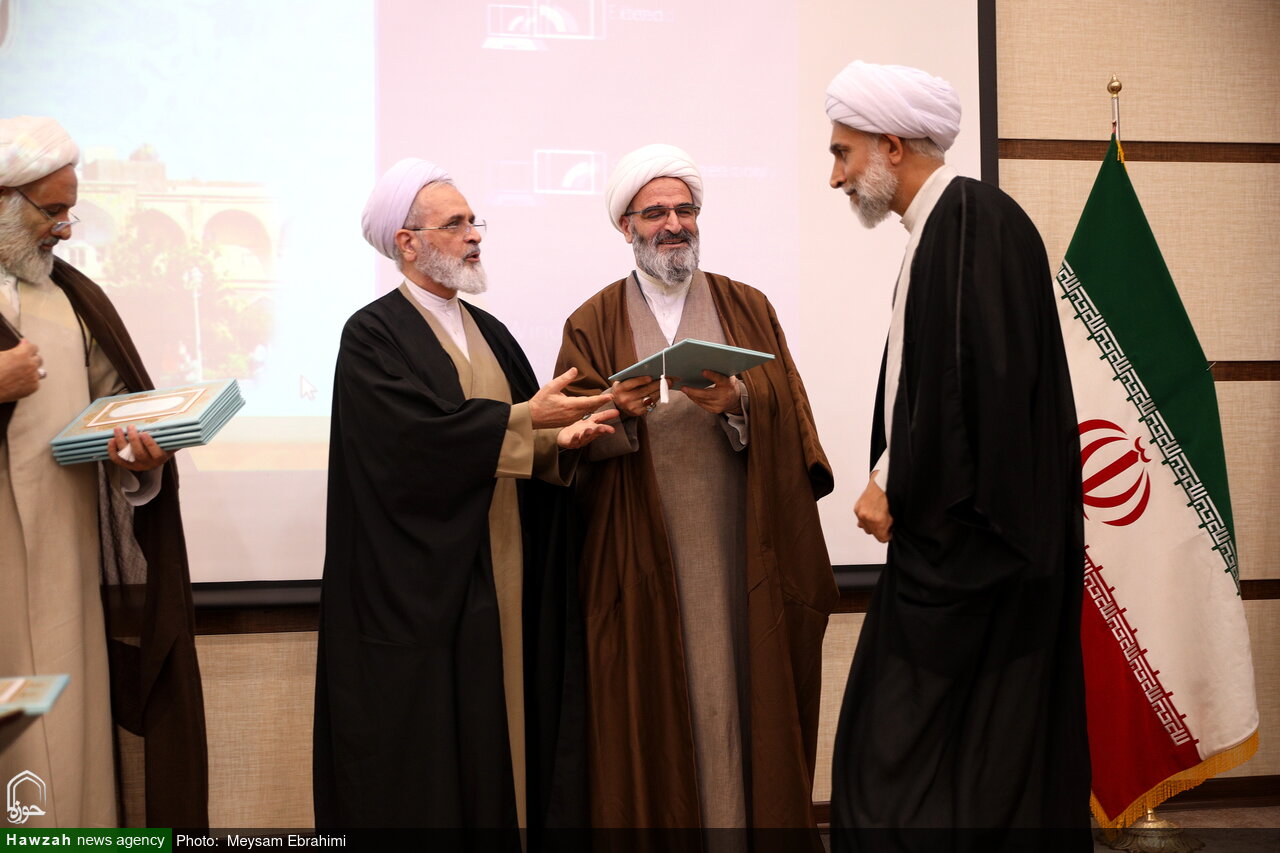 مدیر حوزه علمیه استان سمنان ابقاء شد