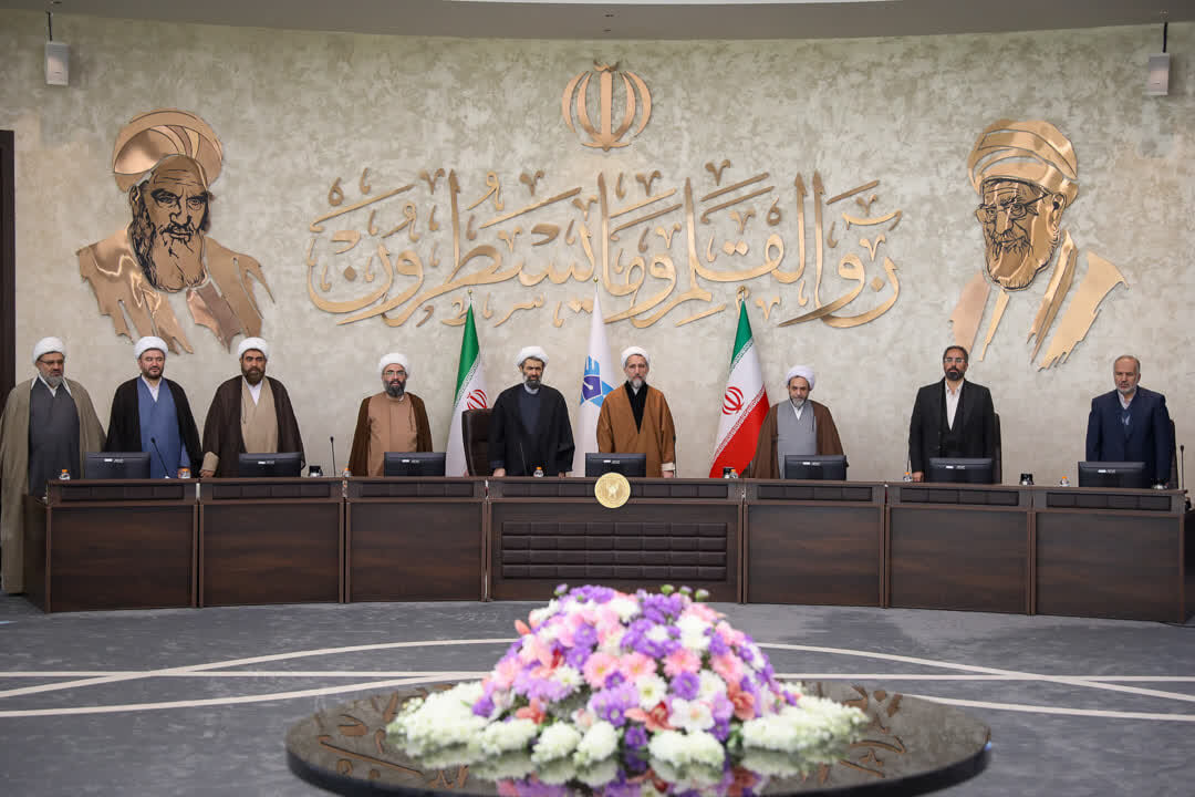 علامه مصباح یزدی در مقام دفاع از دین و ولایت با تمام توان وارد میدان شد&nbsp;