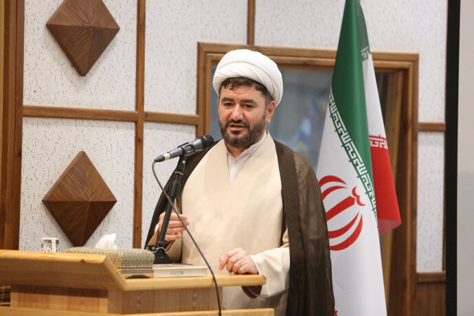 علامه مصباح یزدی در مقام دفاع از دین و ولایت با تمام توان وارد میدان شد 