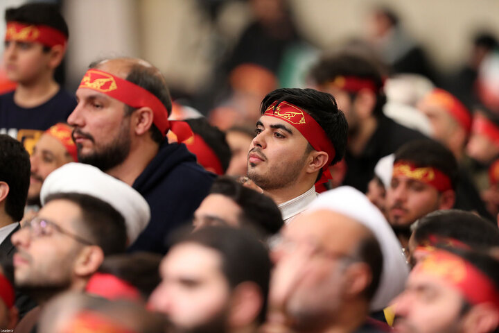 دیدار هزاران نفر از مردم قم با رهبر معظم انقلاب