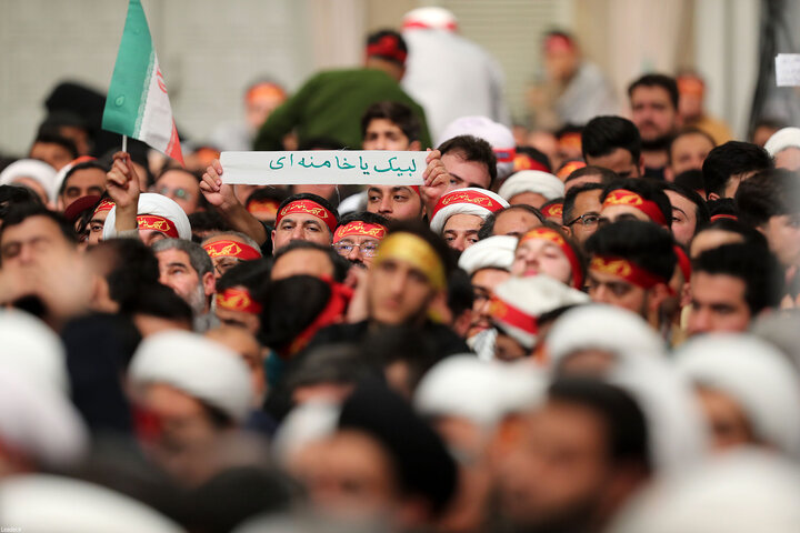 دیدار هزاران نفر از مردم قم با رهبر معظم انقلاب