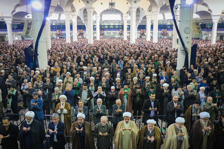 تصاویر/ راهپیمایی مردم قم به مناسبت قیام تاریخی ۱۹ دی