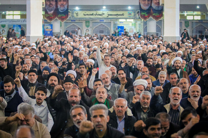 تصاویر/ راهپیمایی مردم قم به مناسبت قیام تاریخی ۱۹ دی