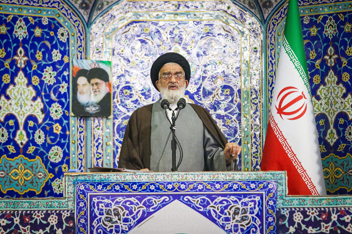 تصاویر/ راهپیمایی مردم قم به مناسبت قیام تاریخی ۱۹ دی