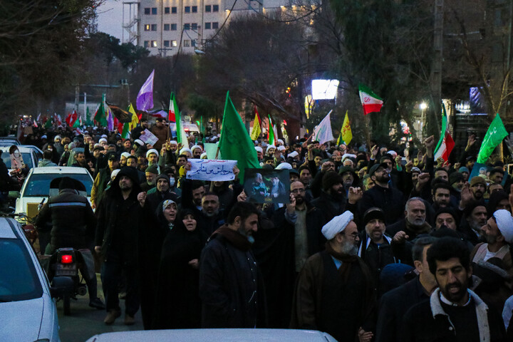 تصاویر/ تجمع مدافعان حرم در حمایت از جمهوری اسلامی ایران