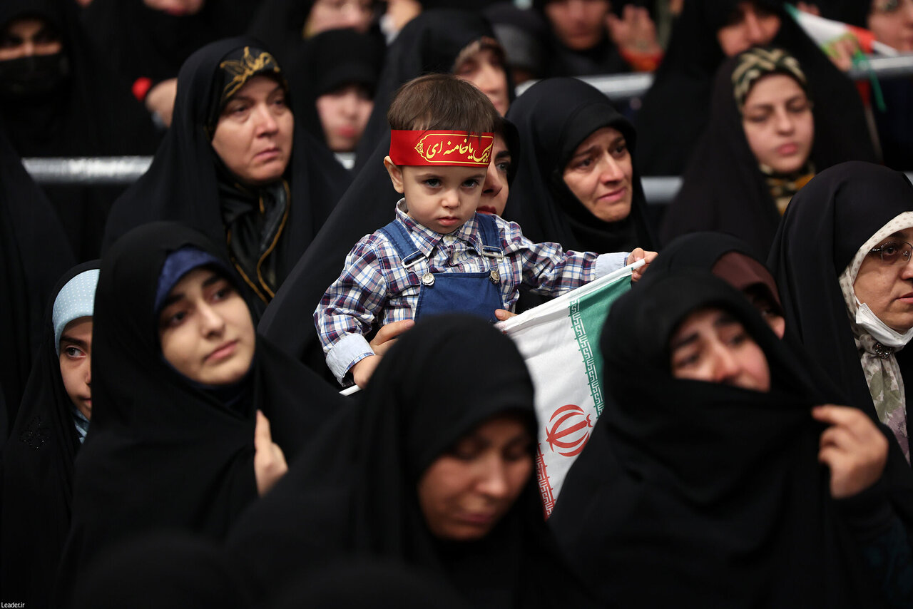 इस्लामी गणतंत्र ईरान मुठ्ठीभर आतंकवादीयो के सामने झुकने वाला नही हैः सुप्रीम लीडर