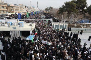 فیلم | لحظاتی از تشییع پیکر شهدای مدافع امنیت در قم