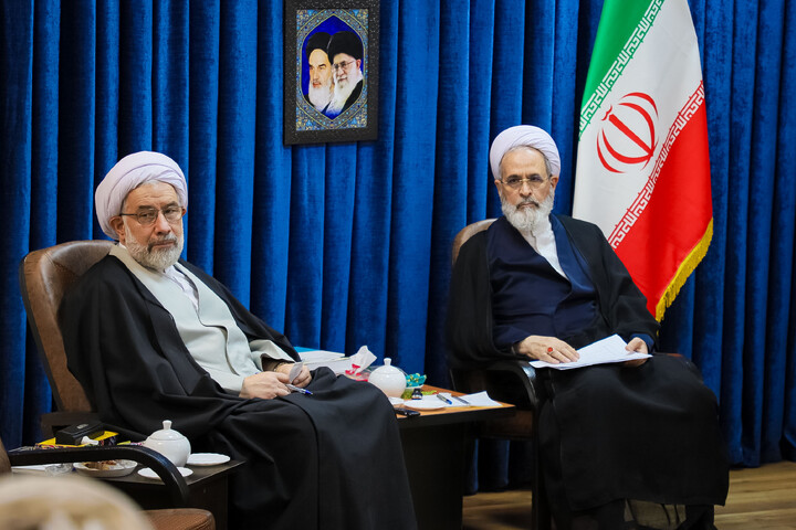 جلسه شورای هماهنگی نهادهای عالی حوزوی در دفتر آیت الله اعرافی