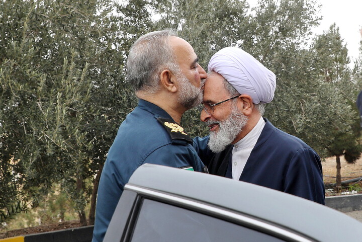 حضور آیت الله اعرافی در ستاد فرماندهی انتظامی استان قم